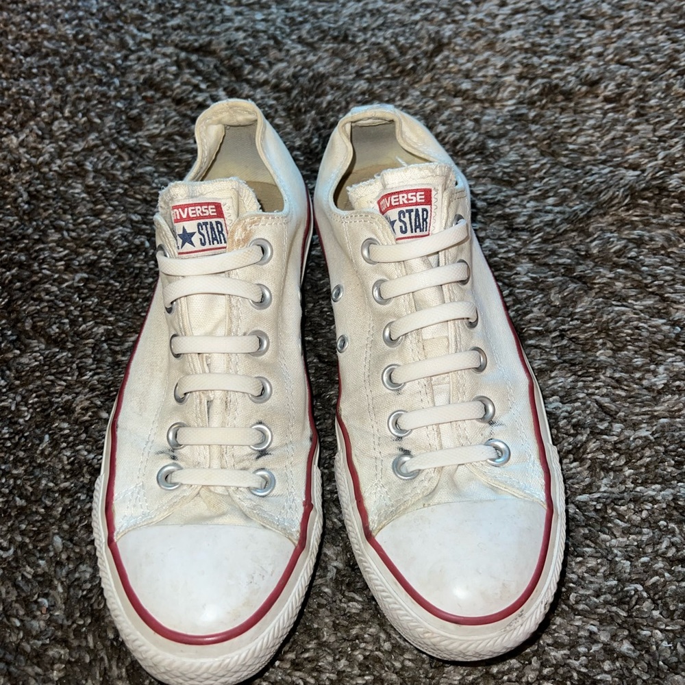 White converse - Picture 3 of 4
